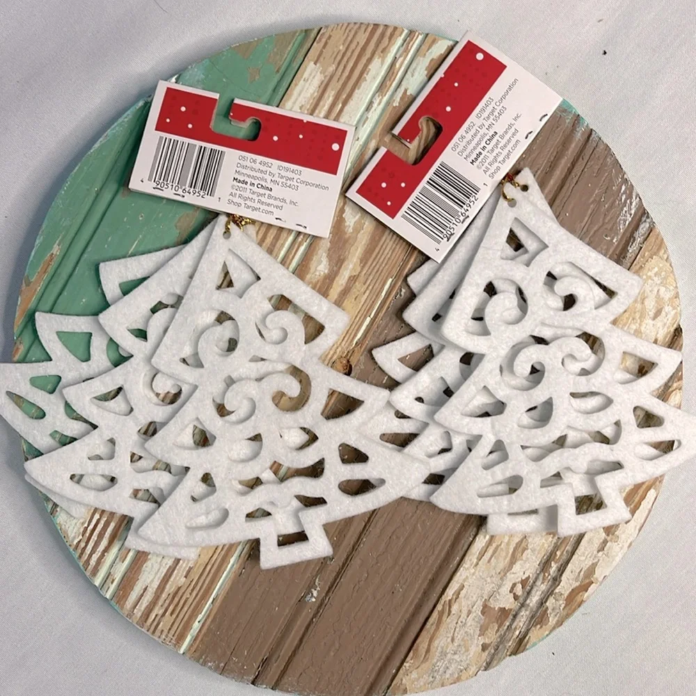 🔥 SALE NWT Holiday Tree Ornaments Set - Blue and White